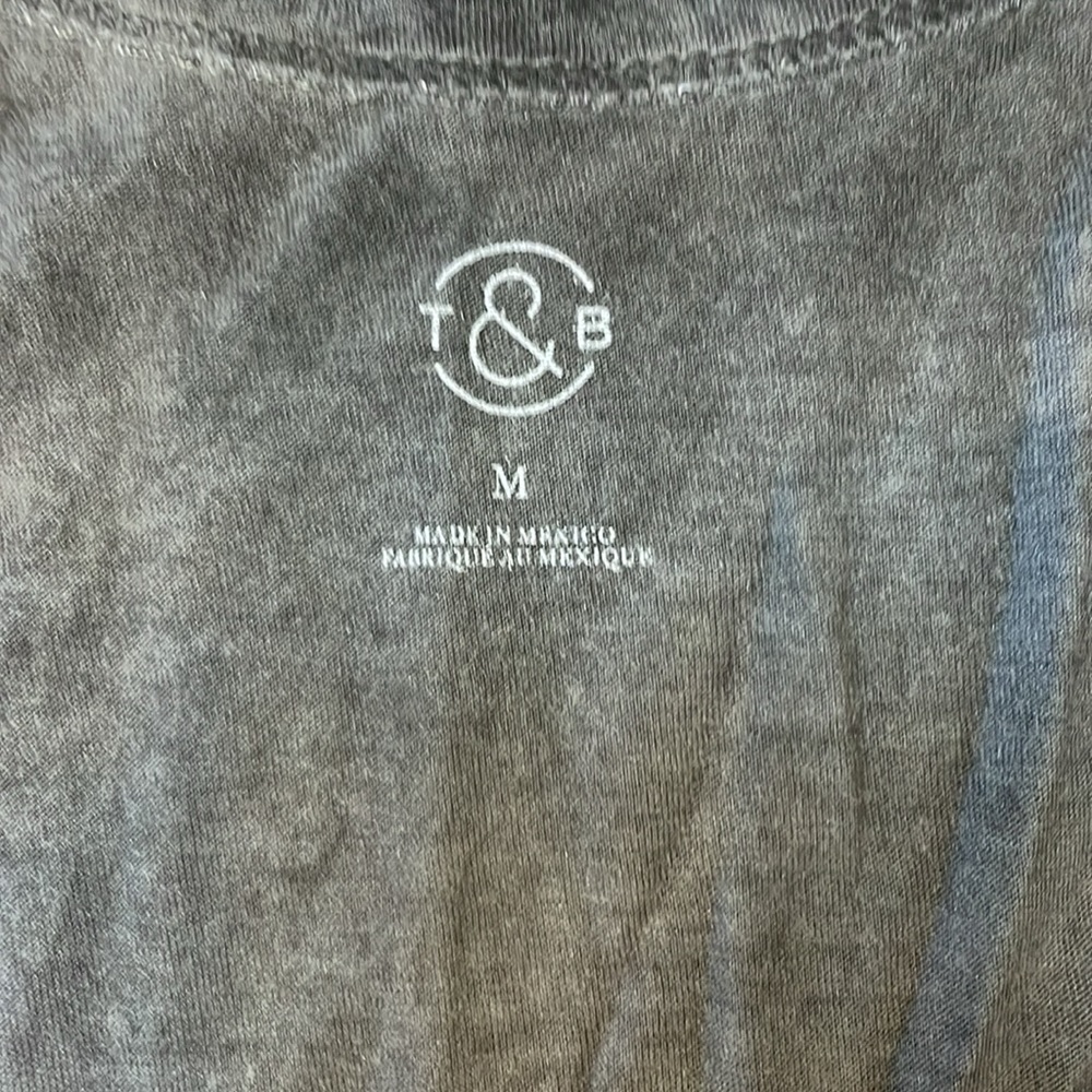 T & B grey tank. Size medium. - Picture 2 of 2